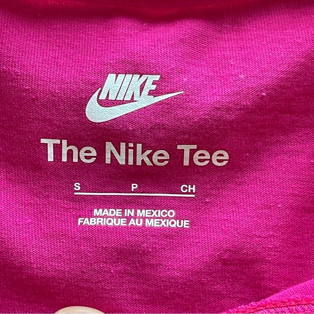 Nike Women’s  Pink T-Shirt Size Small New With Out  Tags - Picture 2 of 5